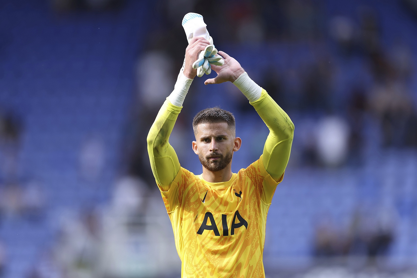 乐鱼app-记者：国米与橡树资本管理层进行会谈，今夏优先引进门将维卡里奥